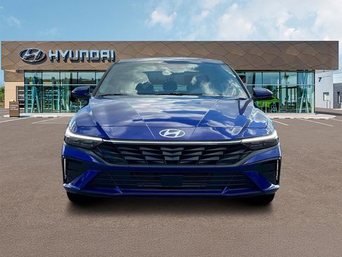 New 2025 Hyundai Elantra SEL image 12