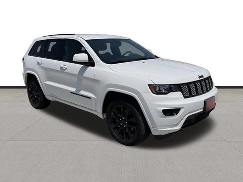 Used 2021 Jeep Grand Cherokee Laredo X RWD image 3