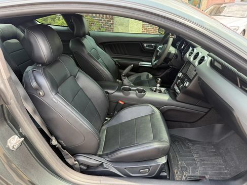 Used 2016 Ford Mustang GT Premium RWD image 33