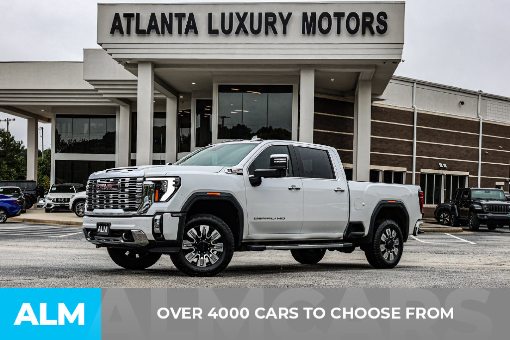 Used 2025 GMC Sierra 3500 Denali w/ Technology Package AWD/4WD image 2
