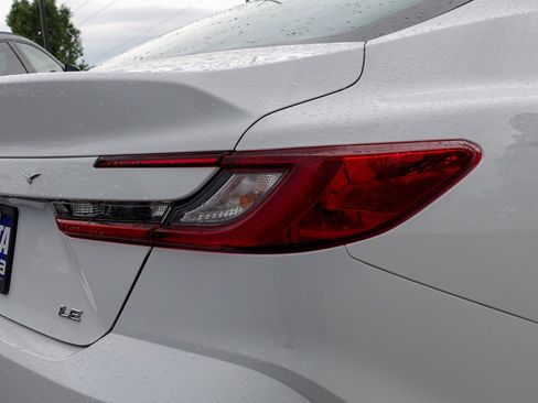 Used 2025 Toyota Camry LE image 5