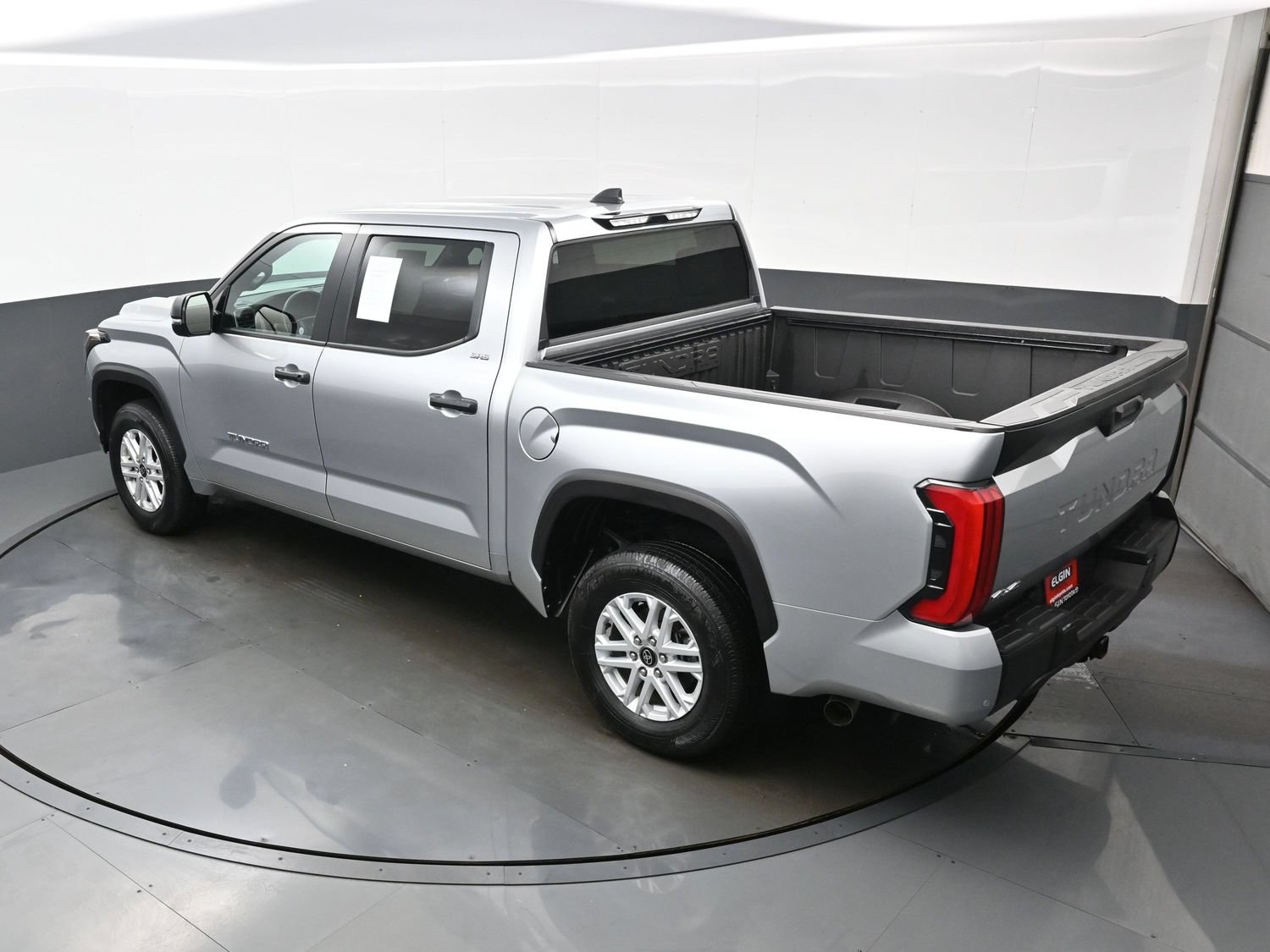 Used 2025 Toyota Tundra SR5 w/ SR5 Convenience Package AWD/4WD image 39