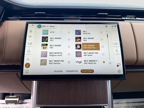 Used 2024 Land Rover Range Rover Long Wheelbase SE image 31