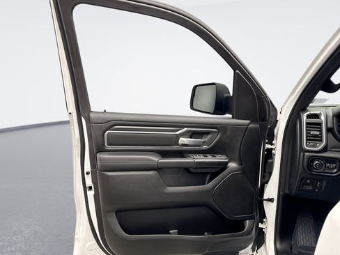 Used 2025 RAM 1500 Big Horn AWD/4WD image 9