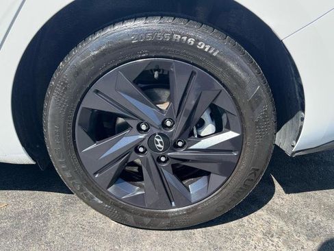 Used 2022 Hyundai Elantra SEL FWD image 28