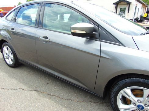 Used 2013 Ford Focus SE FWD image 41