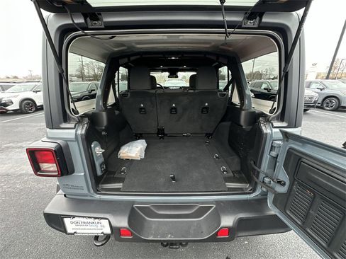 Used 2025 Jeep Wrangler Willys image 22