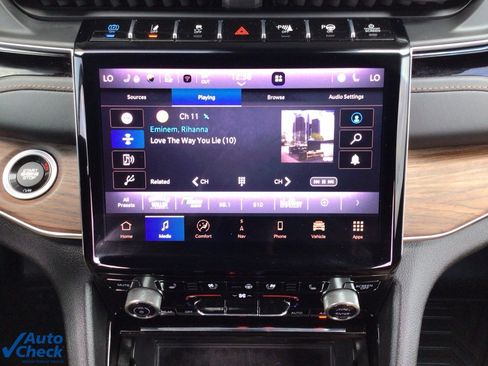 Used 2023 Jeep Grand Cherokee Summit w/ Advanced Protech Group IV image 27