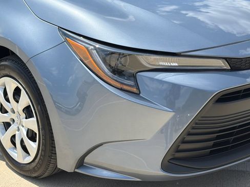 Used 2025 Toyota Corolla LE FWD image 8