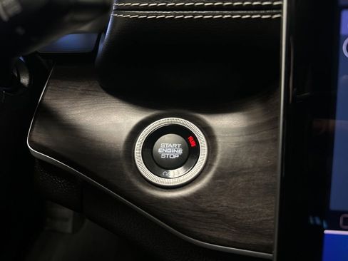 Used 2023 Jeep Grand Cherokee Limited w/ Trailer Tow Prep Group (B) AWD/4WD image 19