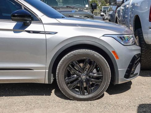 Used 2022 Volkswagen Tiguan SE R-Line image 7