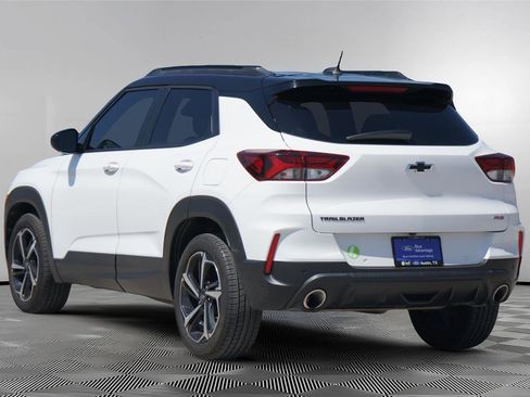 Used 2021 Chevrolet TrailBlazer RS w/ Technology Package FWD image 6