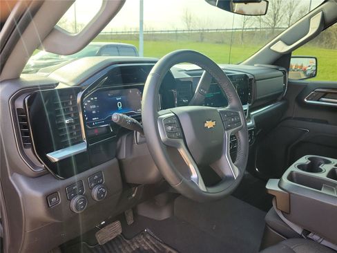 Used 2023 Chevrolet Silverado 1500 LT image 17