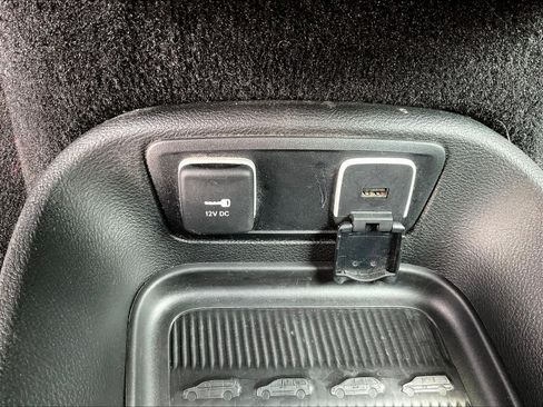 Used 2019 Chrysler Pacifica Touring Plus w/ Advanced Safetytec Group FWD image 15