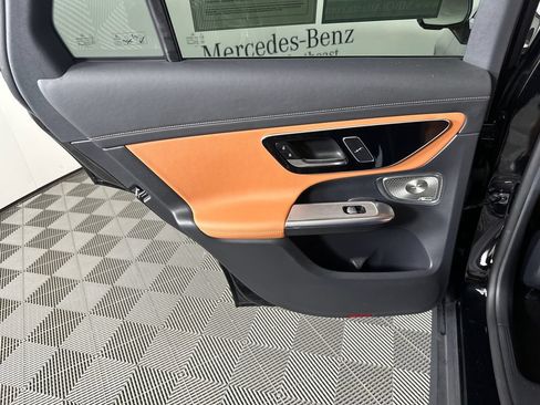 Certified 2023 Mercedes-Benz GLC 300 image 24