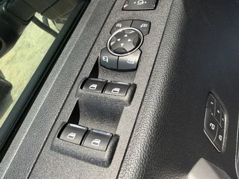 Used 2019 Ford F250 Lariat w/ Lariat Ultimate Package AWD/4WD image 14