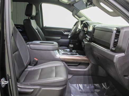 Used 2022 Chevrolet Silverado 1500 LT Trail Boss image 11