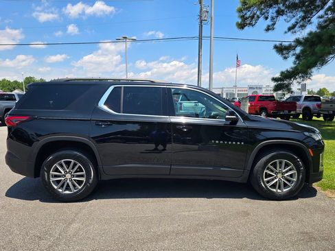 Certified 2023 Chevrolet Traverse LT FWD image 6