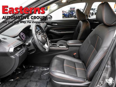 Used 2022 Nissan Altima 2.5 SR FWD image 14
