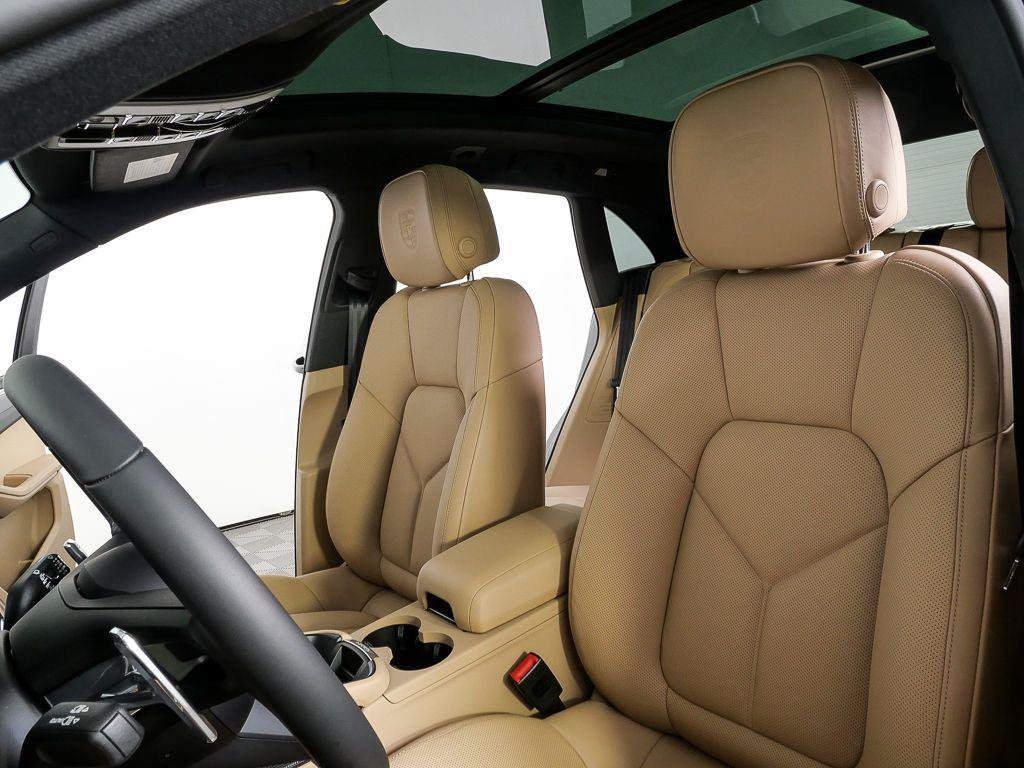 New 2026 Porsche Macan S AWD/4WD image 5