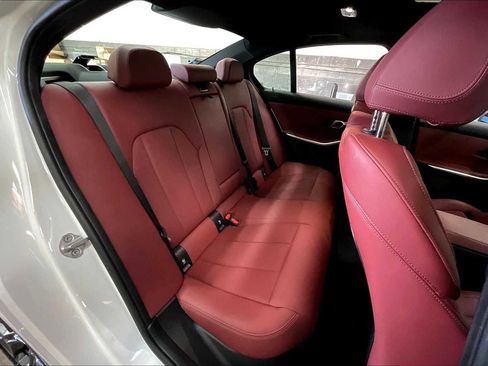 Used 2025 BMW 330i Sedan w/ Premium Package image 30