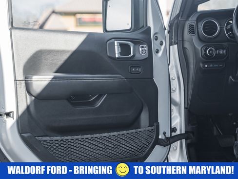 Used 2022 Jeep Wrangler Unlimited Sahara w/ Cold Weather Group image 43