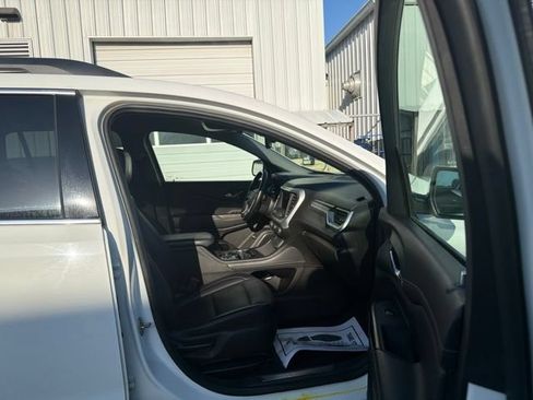 Used 2023 GMC Acadia SLT FWD image 23