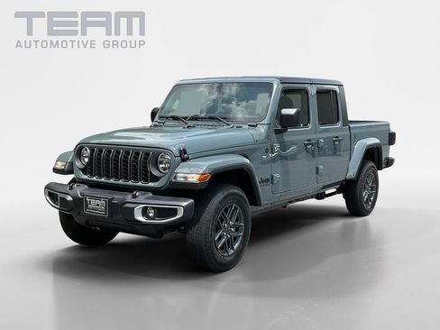 New 2025 Jeep Gladiator Sport AWD/4WD image 3