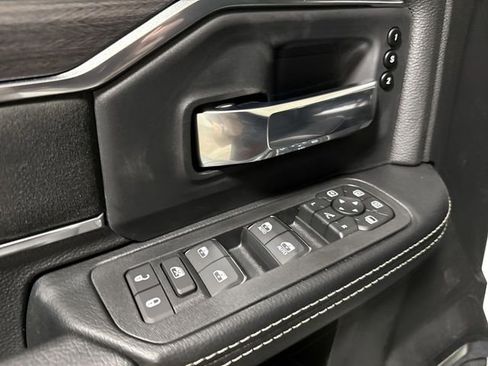 New 2026 RAM 2500 Laramie AWD/4WD image 21