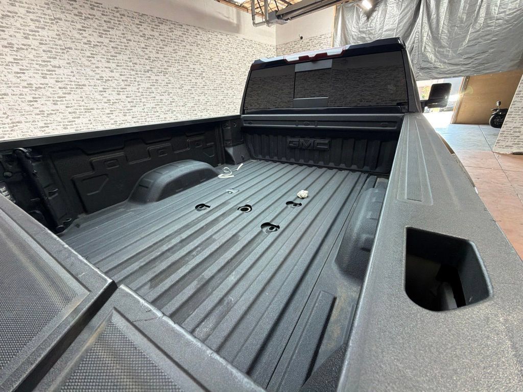 Used 2025 GMC Sierra 2500 Denali AWD/4WD image 13