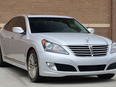 Used 2015 Hyundai Equus Signature RWD image 4