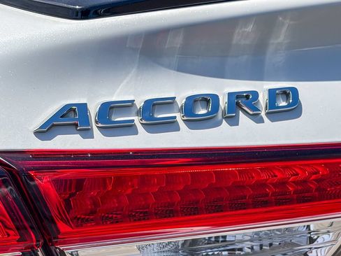 Used 2021 Honda Accord Sport image 9