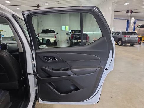 Used 2021 Chevrolet Traverse RS w/ LPO, Floor Liner Package AWD/4WD image 32
