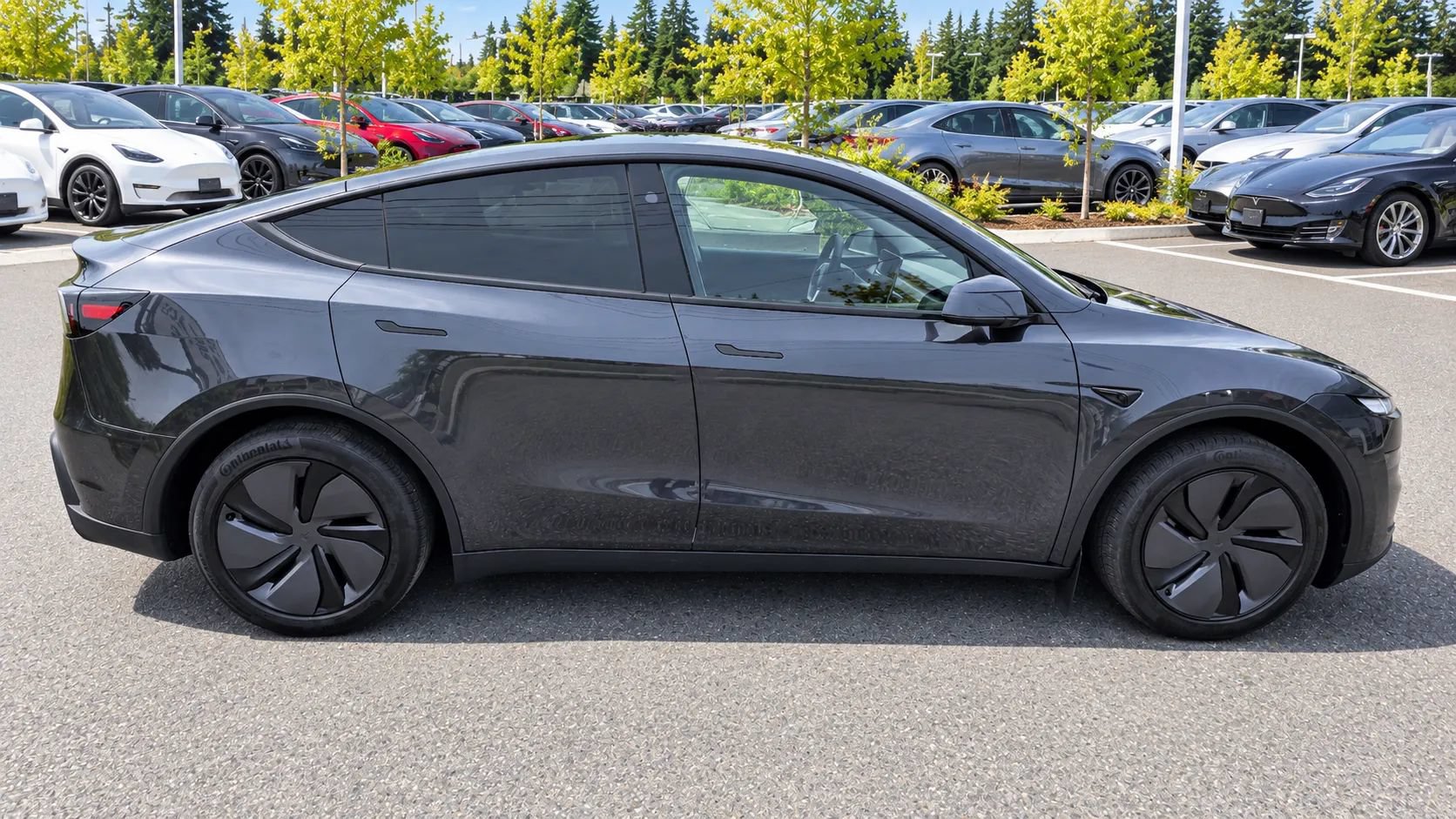 Used 2026 Tesla Model Y AWD image 4