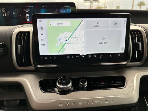 Certified 2025 Ford Expedition Active image 27