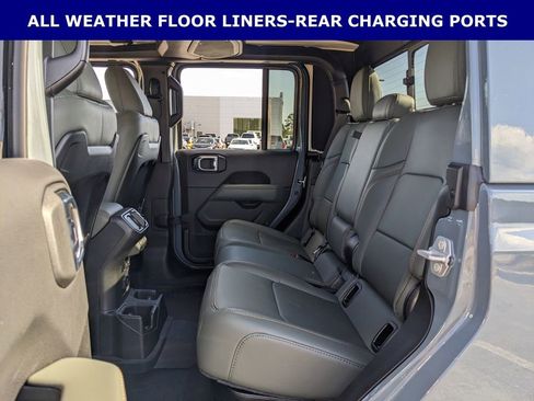 New 2026 Jeep Gladiator Mojave image 18