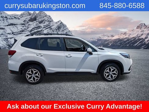 Used 2023 Subaru Forester Premium AWD/4WD image 2