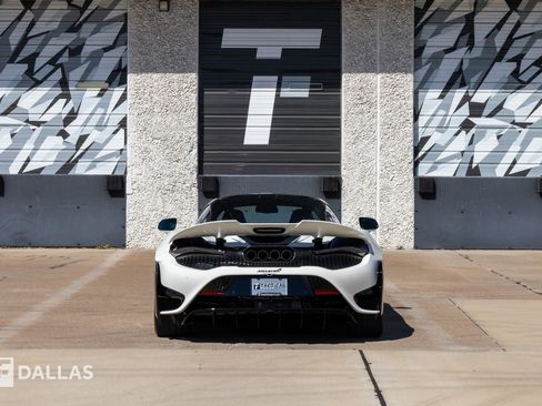 Used 2021 McLaren 765LT image 15