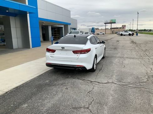 Used 2018 Kia Optima S w/ Panoramic Sunroof Package FWD image 7