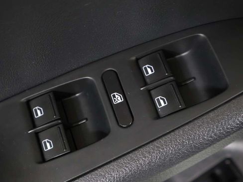 Used 2015 Volkswagen Jetta SE FWD image 32