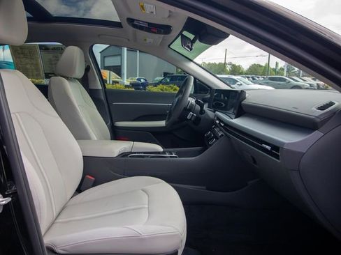 Used 2024 Hyundai Sonata SEL w/ Convenience Package FWD image 16