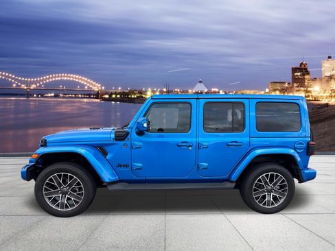 Used 2022 Jeep Wrangler Unlimited Sahara AWD/4WD image 2