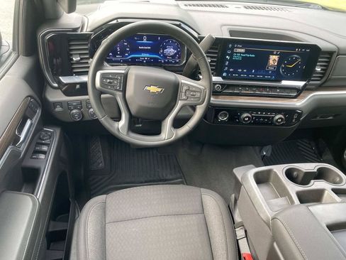 Used 2023 Chevrolet Silverado 1500 LT AWD/4WD image 16