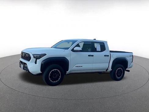 Used 2025 Toyota Tacoma TRD Off-Road image 8