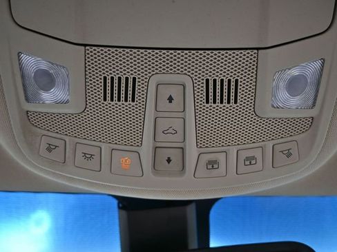 Used 2018 Lincoln MKX Reserve w/ Lincoln MKX Climate Package image 32