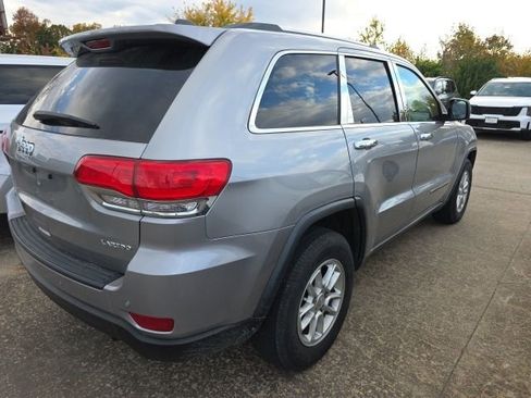 Used 2018 Jeep Grand Cherokee Laredo image 4