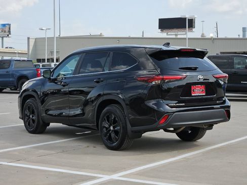 Certified 2026 Toyota Highlander XLE AWD/4WD image 4