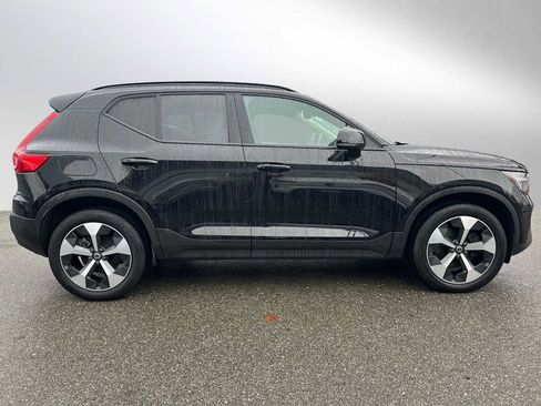 Used 2025 Volvo XC40 B5 Plus w/ Protection Package Premier image 2