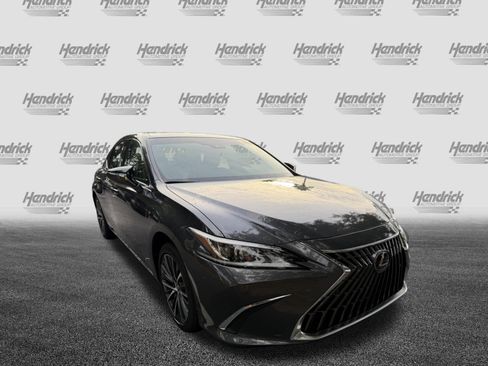 Used 2025 Lexus ES 350 w/ Premium Package FWD image 2