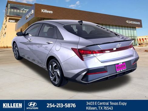 Used 2025 Hyundai Elantra Sport image 6